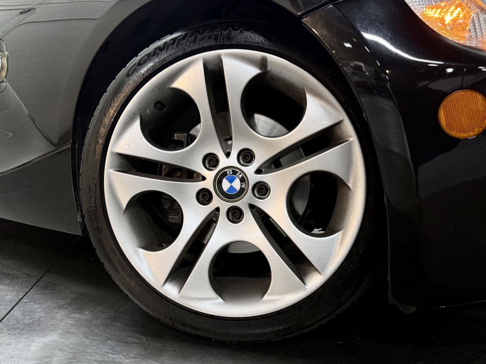 Used 2005 BMW Z4 3.0i RWD image 11