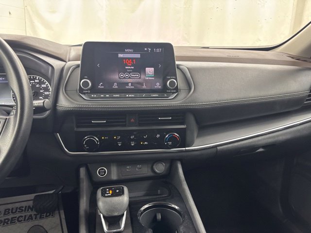 Used 2023 Nissan Rogue S AWD/4WD image 28