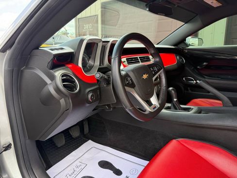 Used 2015 Chevrolet Camaro SS w/ Commemorative Special Edition RWD image 8
