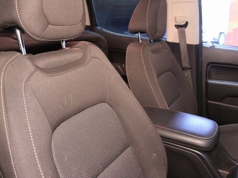 Used 2022 Chevrolet Colorado LT w/ LT Convenience Package image 11