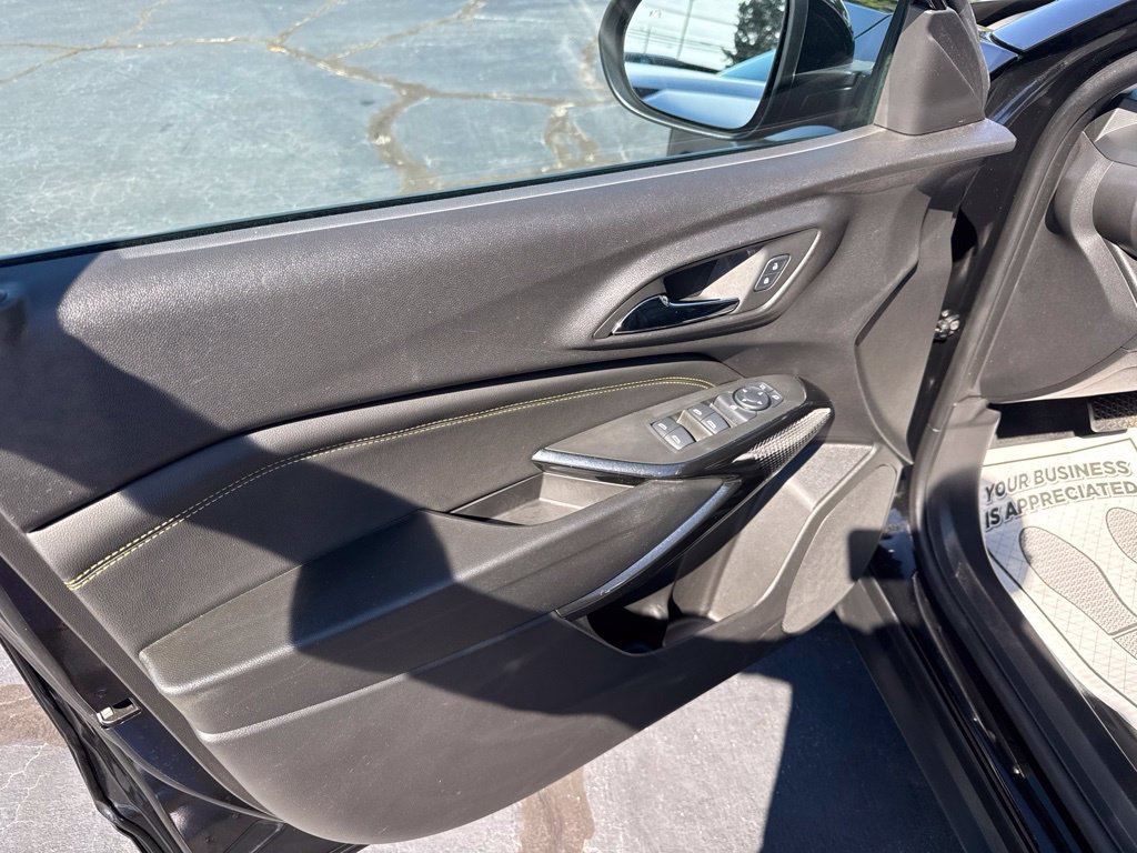 Used 2025 Chevrolet Trax ACTIV w/ Driver Confidence Package FWD image 17