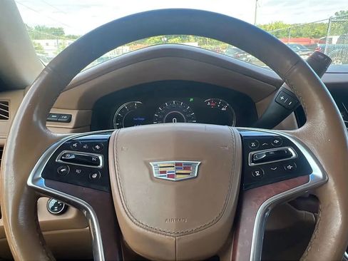 Used 2016 Cadillac Escalade Platinum image 14