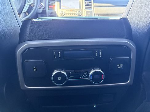 Used 2019 Ford Expedition XLT w/ Equipment Group 202A AWD/4WD image 37