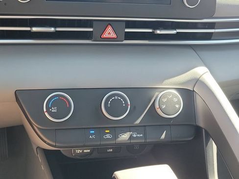 New 2026 Hyundai Elantra SE FWD image 11