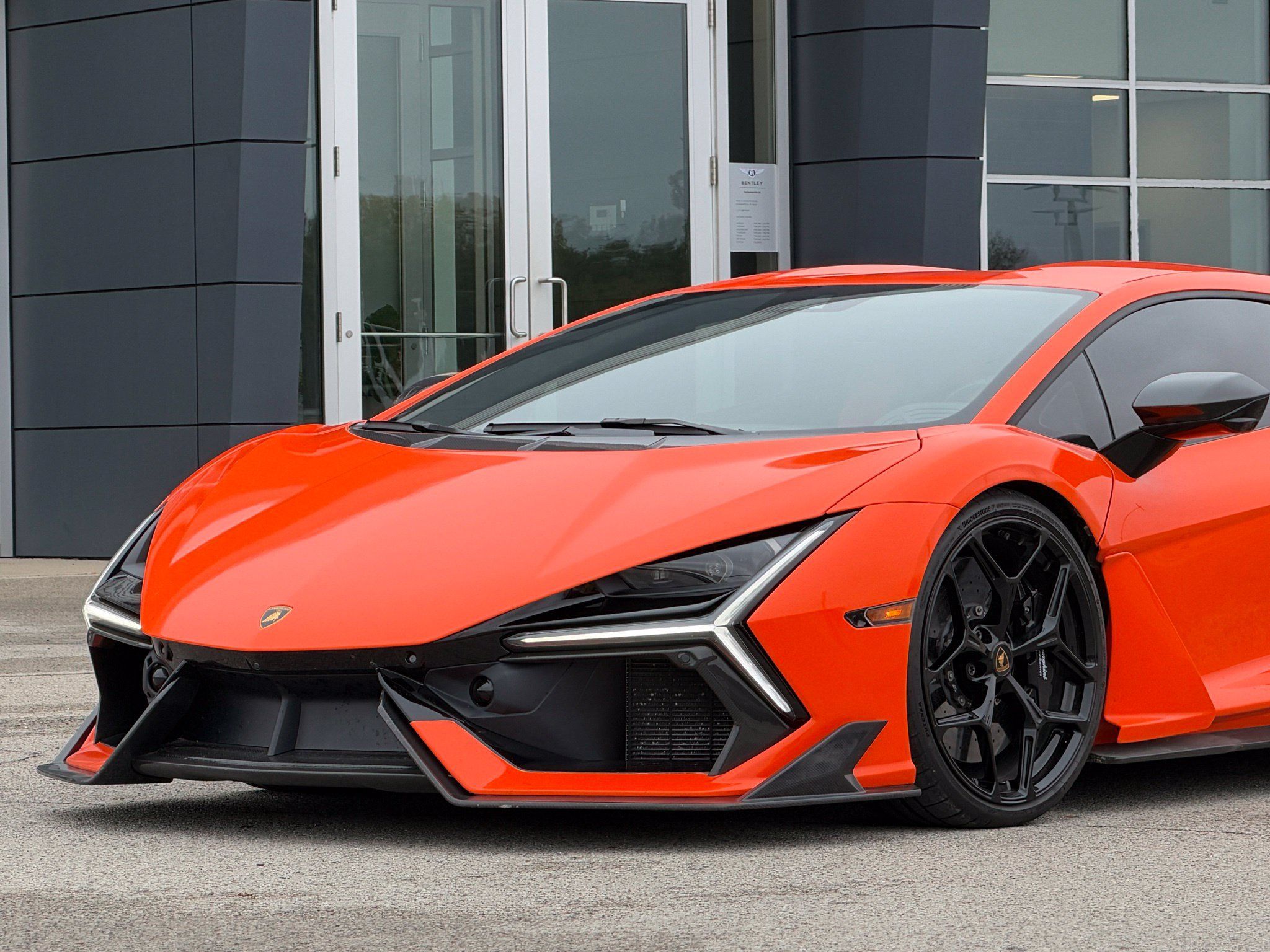 Used 2024 Lamborghini Revuelto AWD/4WD image 17