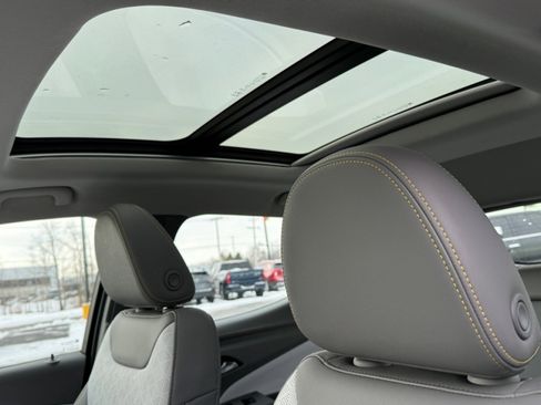 Used 2023 Chevrolet Bolt EUV Premier w/ Sun & Sound Package image 27