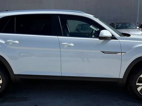 Used 2024 Volkswagen Atlas Cross Sport SE FWD image 5