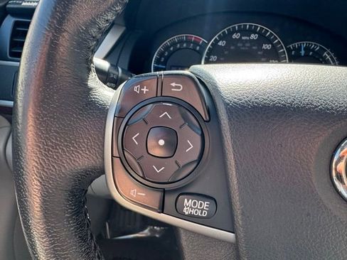 Used 2012 Toyota Camry XLE w/ Convenience Pkg image 22