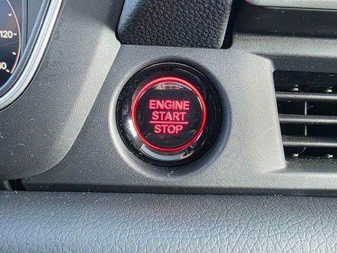 Certified 2025 Honda Pilot Elite image 44