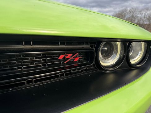 Used 2015 Dodge Challenger R/T image 17