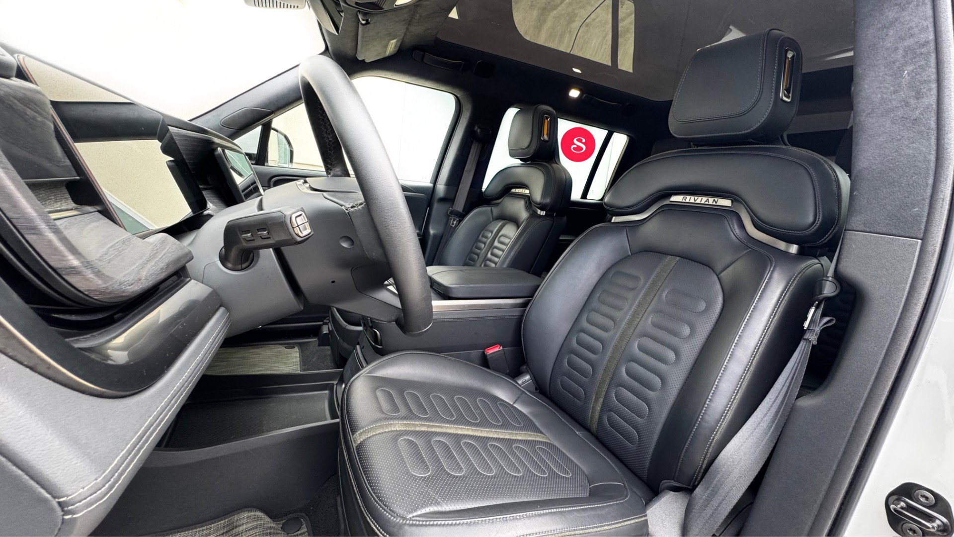 Used 2024 Rivian R1S Adventure Quad AWD/4WD image 16