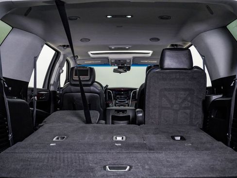 Used 2019 Cadillac Escalade Luxury AWD/4WD image 26