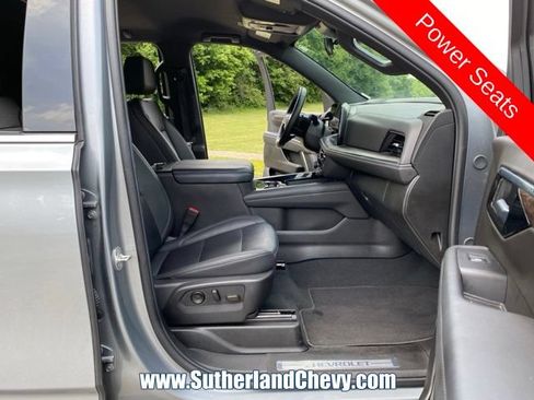 Used 2025 Chevrolet Tahoe LT AWD/4WD image 16