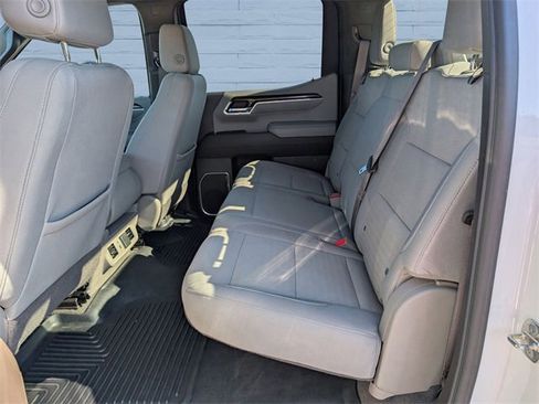 Used 2024 GMC Sierra 1500 SLE image 10