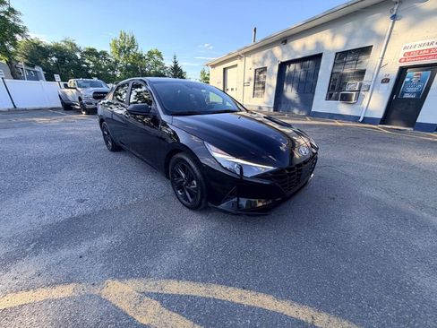 Used 2023 Hyundai Elantra SEL FWD image 18