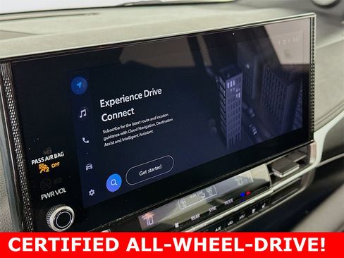 Certified 2025 Toyota Sienna Platinum image 17