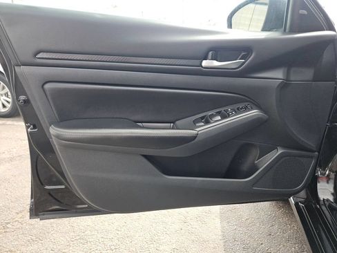 Used 2025 Nissan Altima 2.5 SV AWD/4WD image 14
