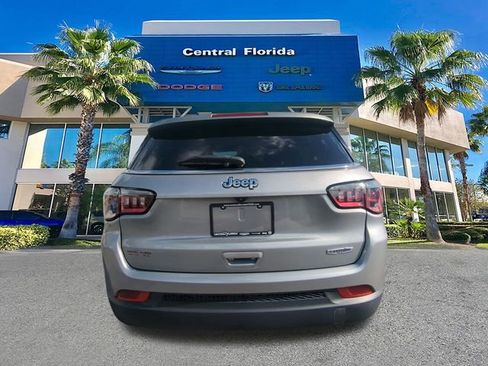 Certified 2022 Jeep Compass Latitude image 6