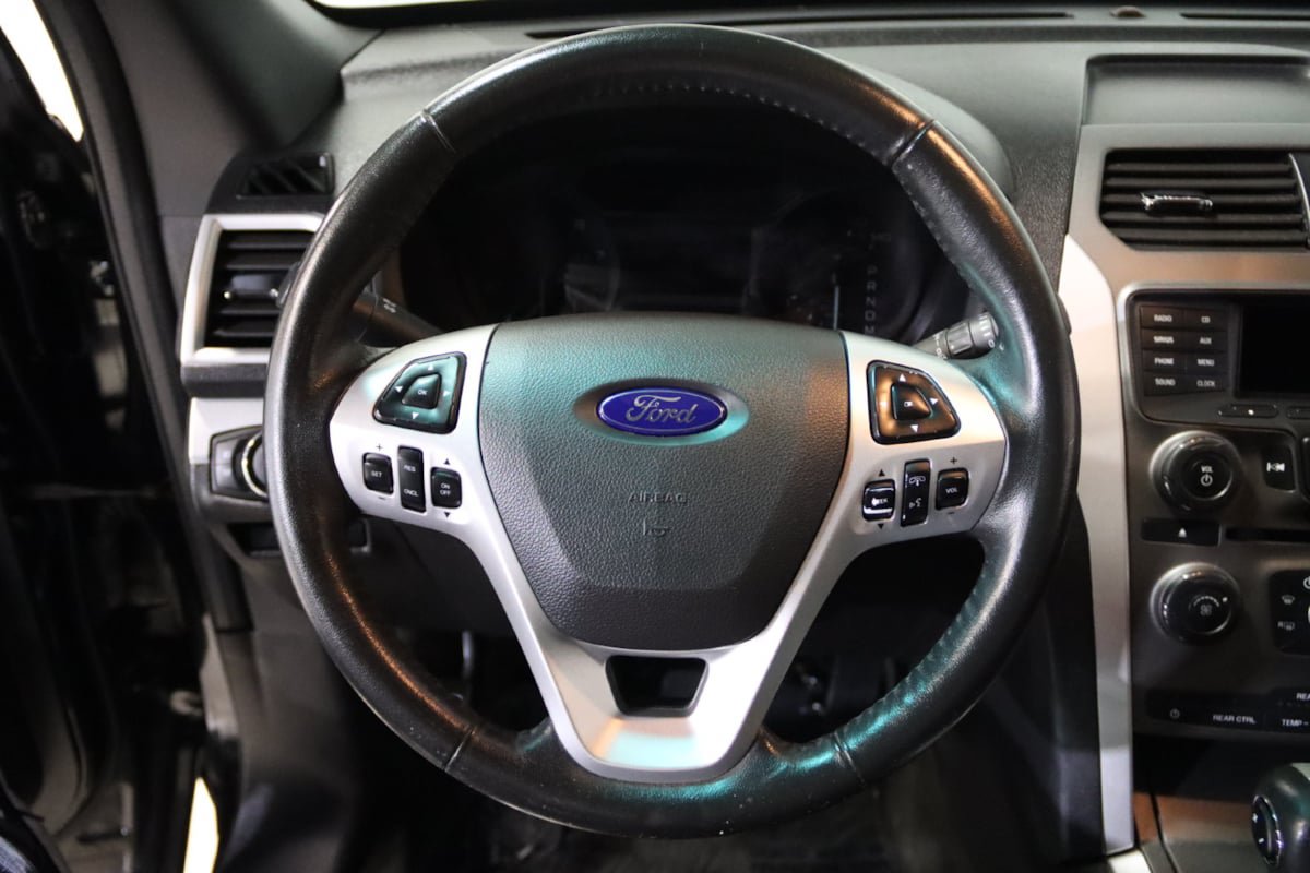 Used 2014 Ford Explorer XLT FWD image 31