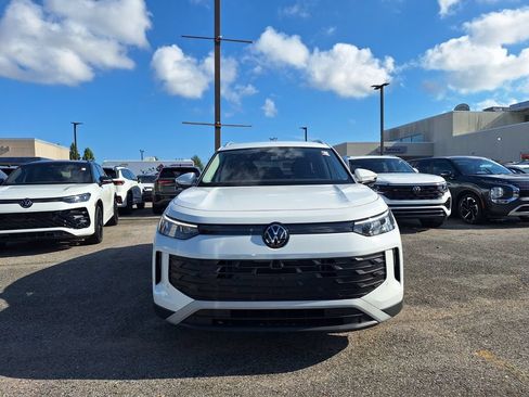 Used 2026 Volkswagen Tiguan S FWD image 2