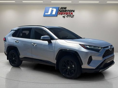Used 2023 Toyota RAV4 SE w/ Convenience Package AWD/4WD image 3