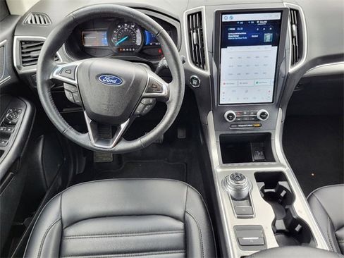 Used 2022 Ford Edge SEL image 10
