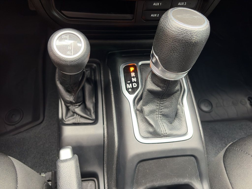 Used 2022 Jeep Gladiator Sport AWD/4WD image 21