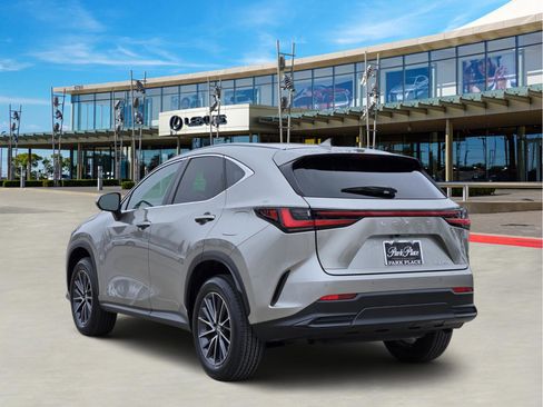 Used 2025 Lexus NX 250 FWD w/ Premium Package image 4
