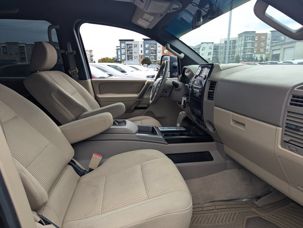 Used 2013 Nissan Titan 4x4 Crew Cab image 32