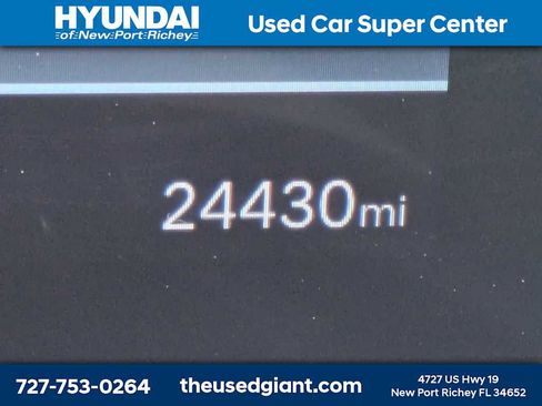 Used 2025 Hyundai Tucson SE image 11