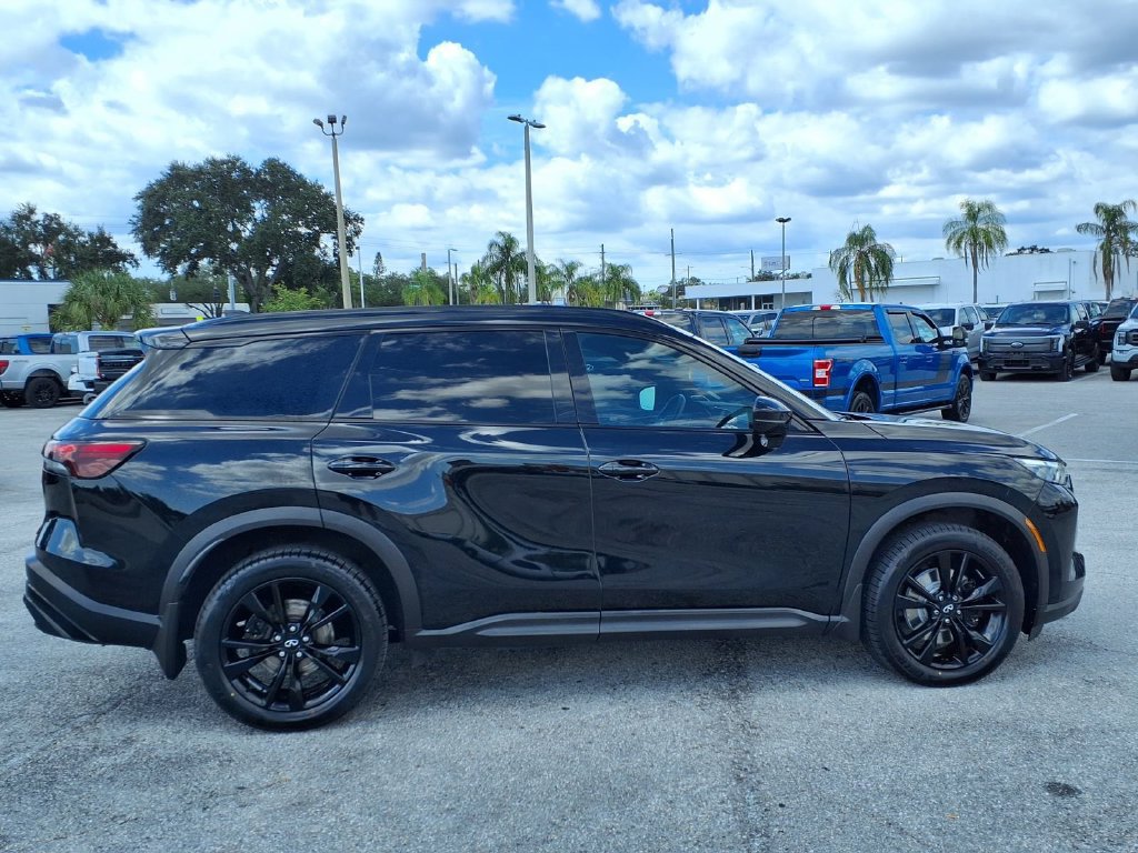 Used 2025 INFINITI QX60 Luxe AWD/4WD image 8