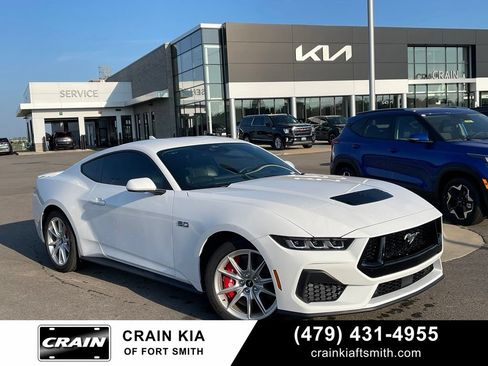 Used 2025 Ford Mustang GT Premium RWD image 1