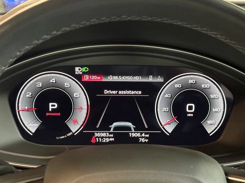 Used 2021 Audi Q5 Prestige AWD/4WD image 23