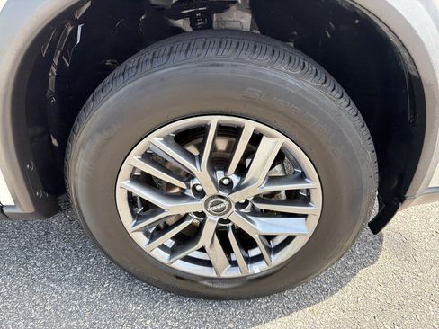 Used 2024 Nissan Rogue S AWD/4WD image 21