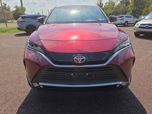 Certified 2023 Toyota Venza XLE image 8