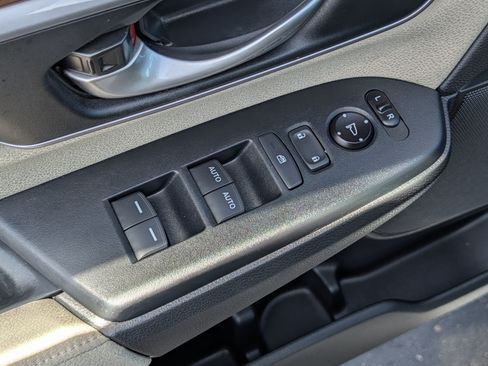 Used 2017 Honda CR-V EX image 19