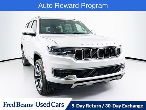 Used 2022 Jeep Wagoneer Series III w/ Premium Group I AWD/4WD image 1