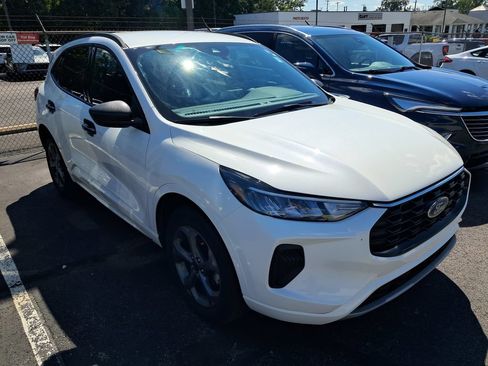 Used 2024 Ford Escape ST-Line w/ Tech Pack #1 AWD/4WD image 6