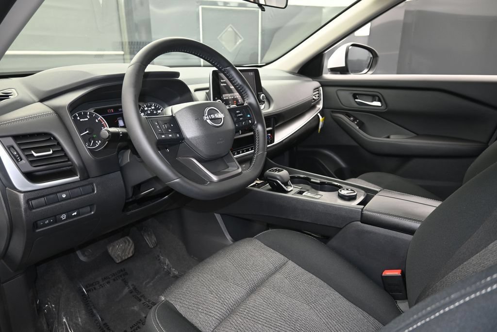 Certified 2026 Nissan Rogue SV AWD/4WD image 31
