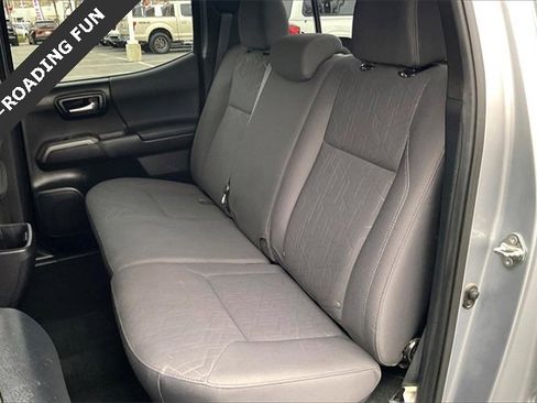 Used 2017 Toyota Tacoma TRD Sport image 25