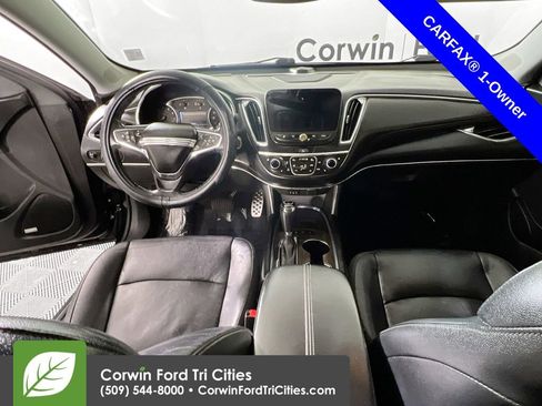 Used 2017 Chevrolet Malibu Premier w/ Premier Sun and Wheel Package FWD image 7