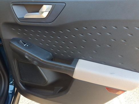 Used 2020 Ford Escape SE image 10