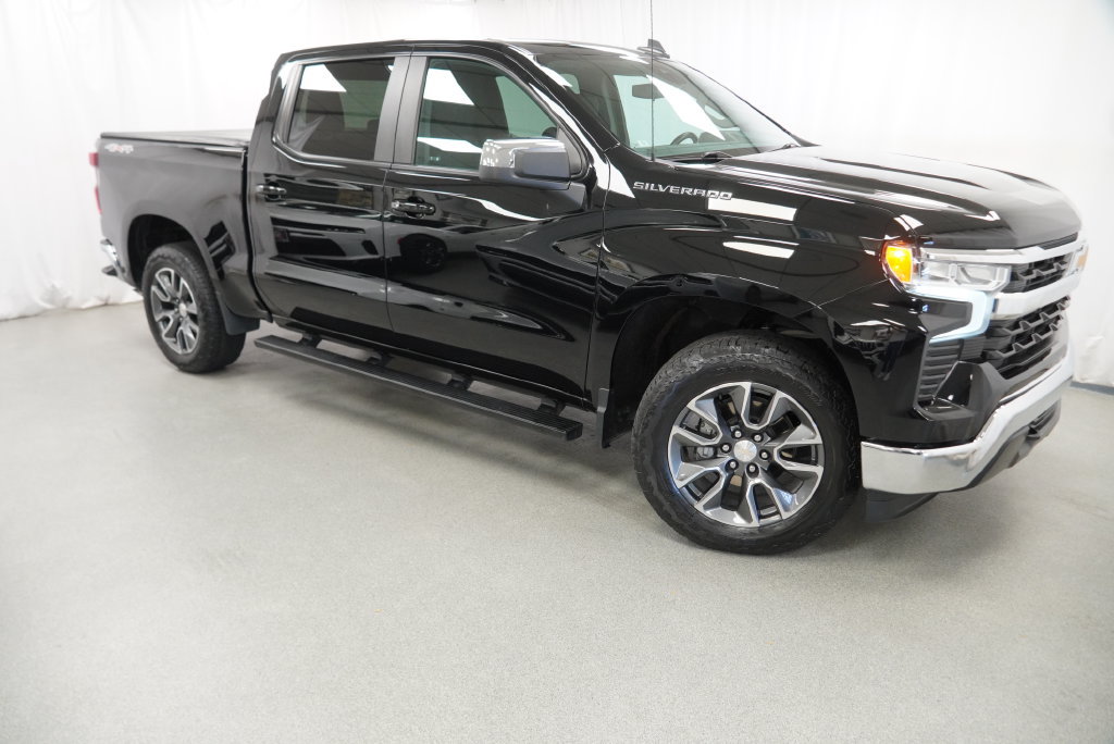Used 2024 Chevrolet Silverado 1500 LT AWD/4WD image 5
