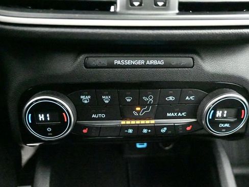 Used 2021 Ford Escape SE w/ SE Sport Appearance Package image 13