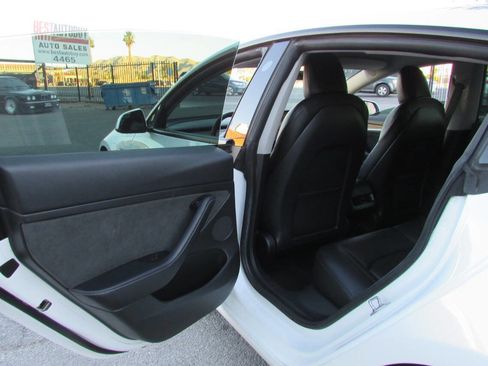 Used 2021 Tesla Model 3 Standard Range Plus image 18