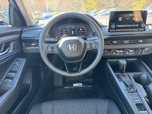 New 2025 Honda Accord SE image 15