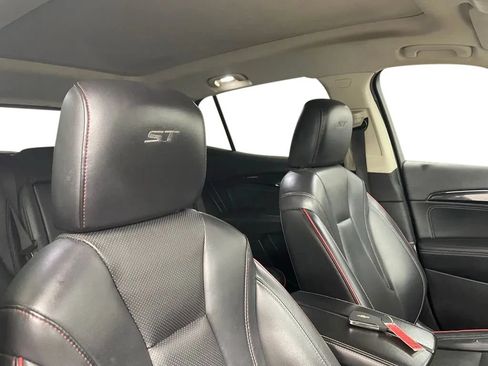 Used 2023 Buick Envision Essence w/ Sport Touring Package AWD/4WD image 25