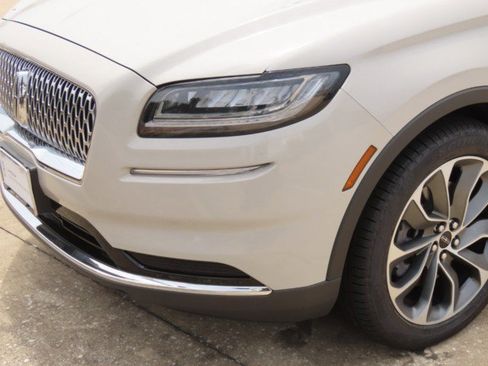 Certified 2022 Lincoln Nautilus Reserve FWD image 3