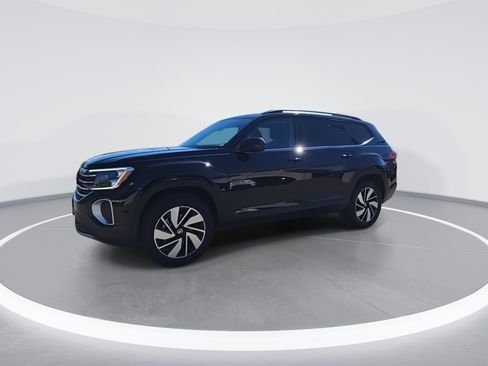 Used 2024 Volkswagen Atlas SE image 4