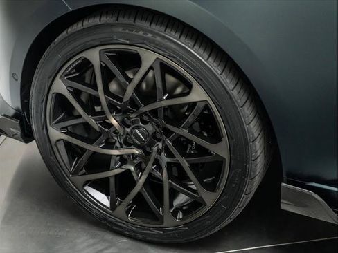 New 2025 Land Rover Range Rover Long Wheelbase Autobiography image 16